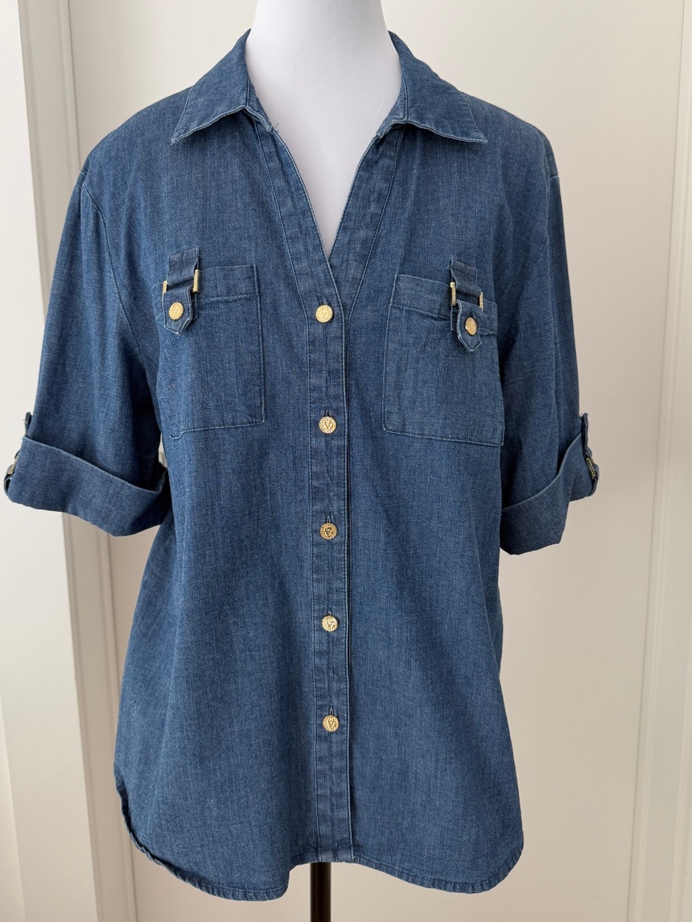 ANNE KLEIN Denim Short Sleeve Button Front Shirt V Neck Western Classic Chic - Picture 3 of 13